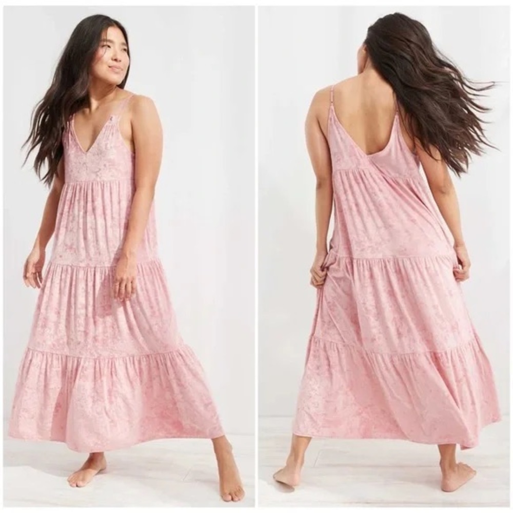 NWOT Aerie Velvet Tiered Maxi Dress IN Starlet Pink Small